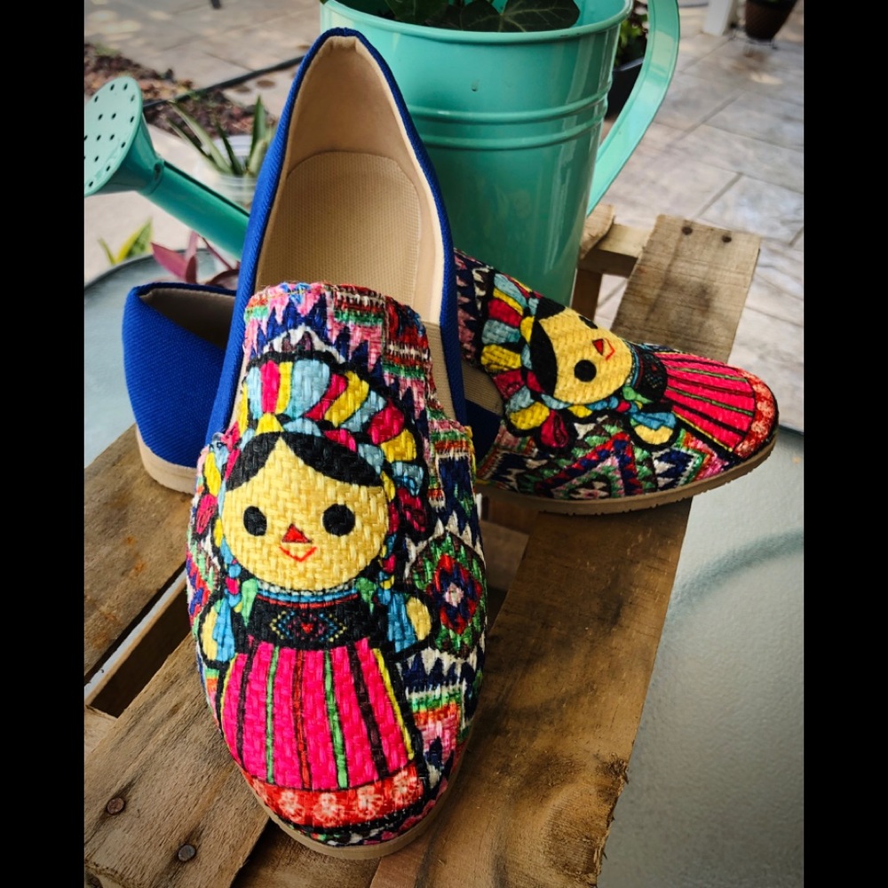 Maria Muñeca Blue Canvas Flats